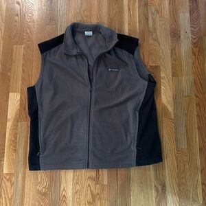 Men’s Columbia fleece vest ( grey with black detail) XXL